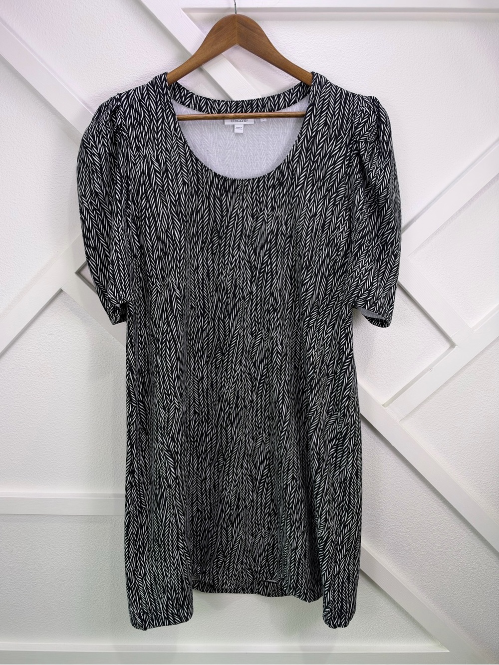 Chico’s French Terry Black White Herringbone Puff Sleeve Shift Dress Size 2 Larg